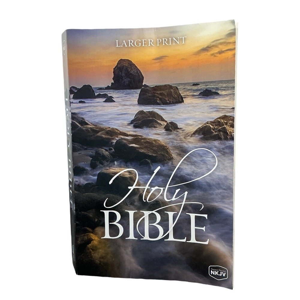 Holy Bible (NKJV) Larger Print